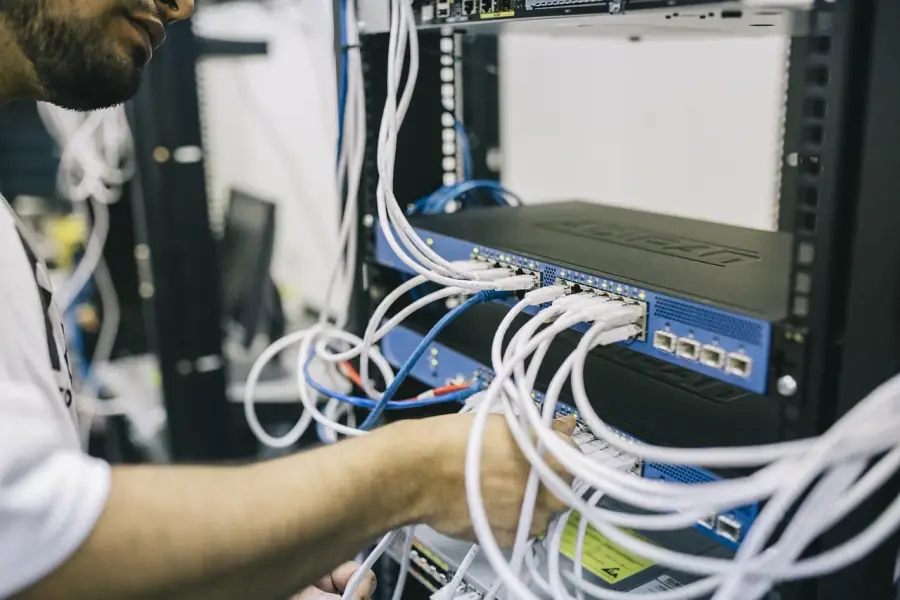 Ongoing business IT support and network services by FernByte